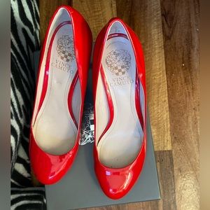 👡💓👀 Patent Vince Camuto Pumps. 7.5